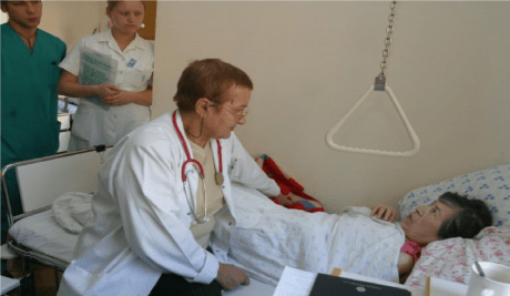 Перевозка больного из пансионата в московский госпиталь